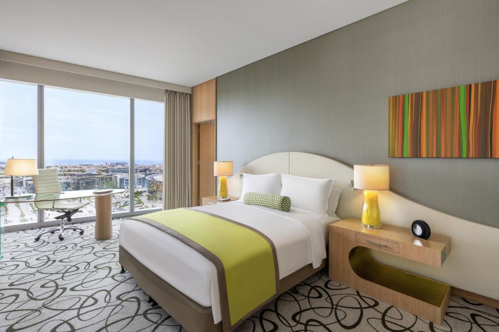 One Bedroom Apartment with King Bed - Image 2