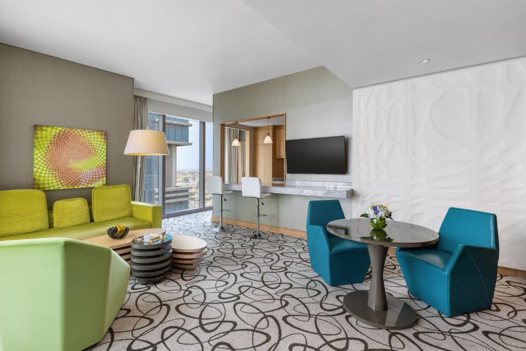One Bedroom Apartment with King Bed - Image 5