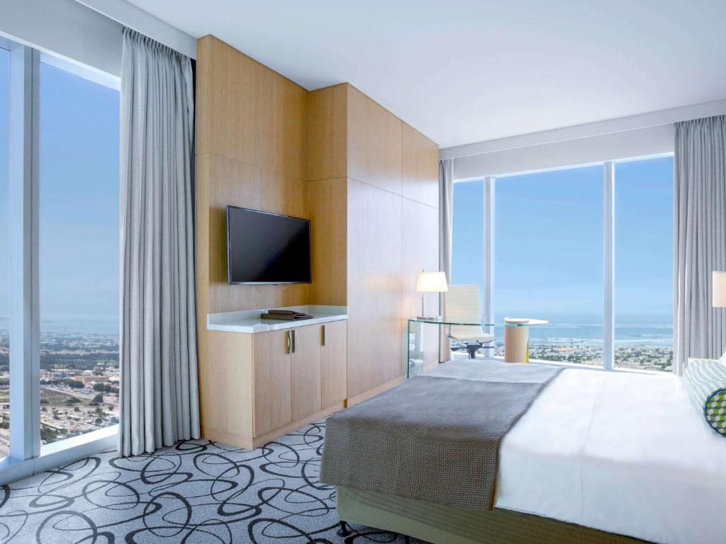 One Bedroom Apartment with King Bed - Image 9