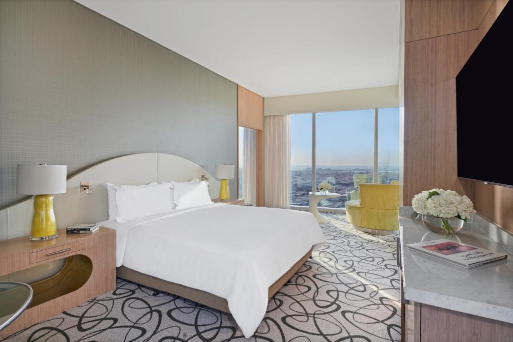Opera King Suite with Coastline View -  Club Access - Image 10