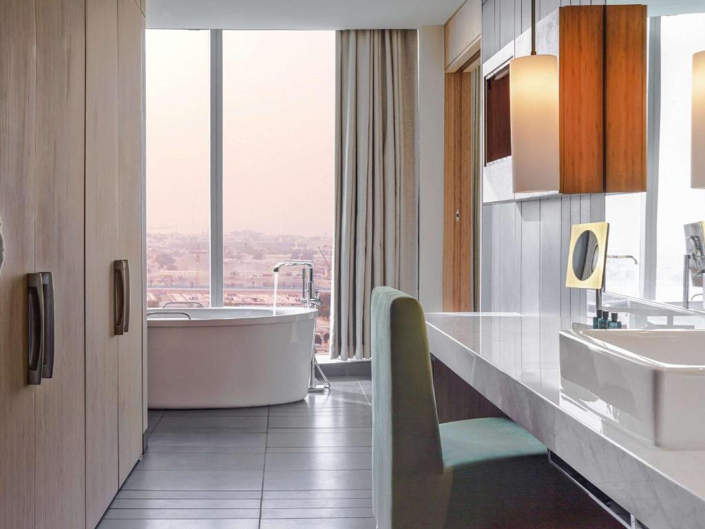 Opera King Suite with Coastline View -  Club Access - Image 18