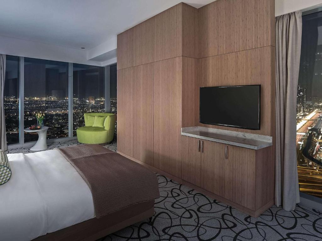 Opera King Suite with Coastline View -  Club Access - Image 19
