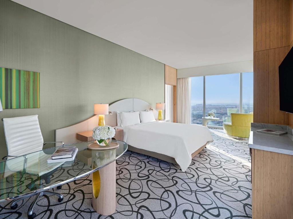 Opera King Suite with Coastline View -  Club Access - Image 20