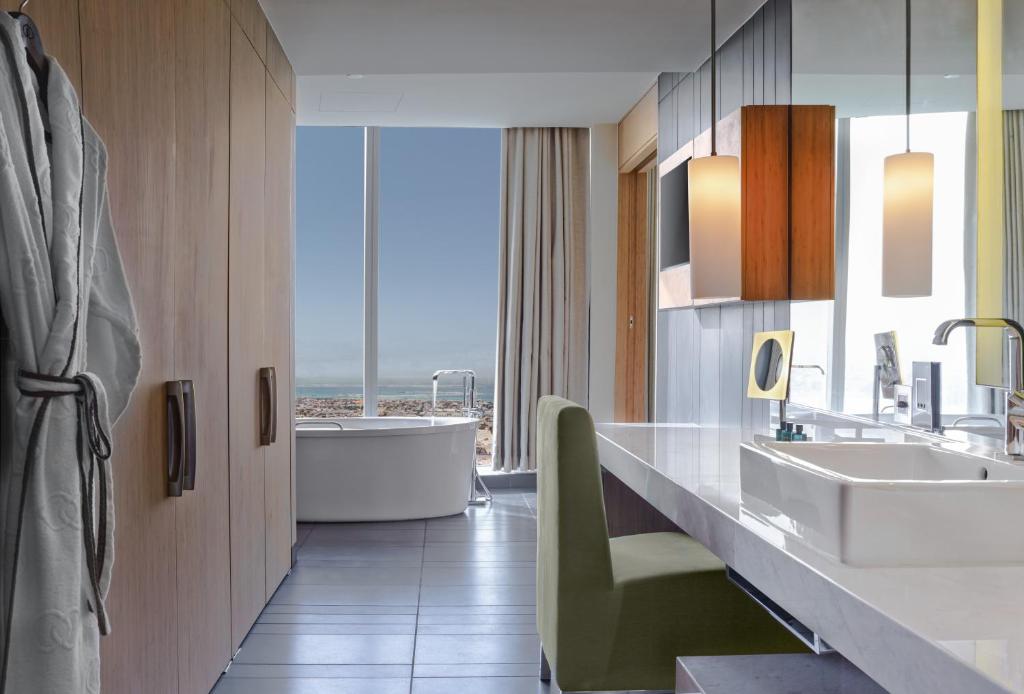 Opera King Suite with Coastline View -  Club Access - Image 5