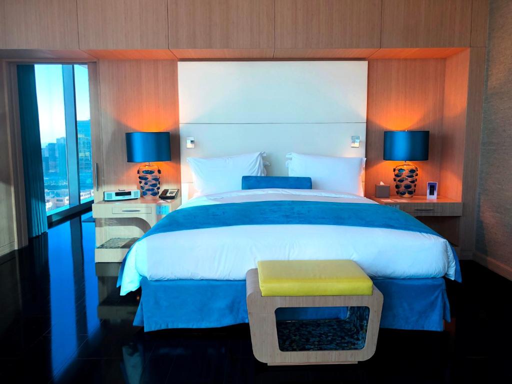 Presidential Suite with Club Access and Burj Khalifa View - Image 1