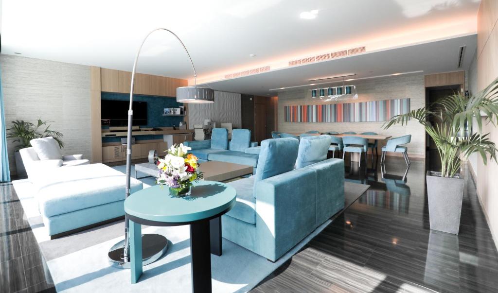 Presidential Suite with Club Access and Burj Khalifa View - Image 6