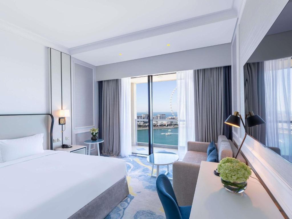 Luxury King Room with Sea View - Pool Access - Image 8