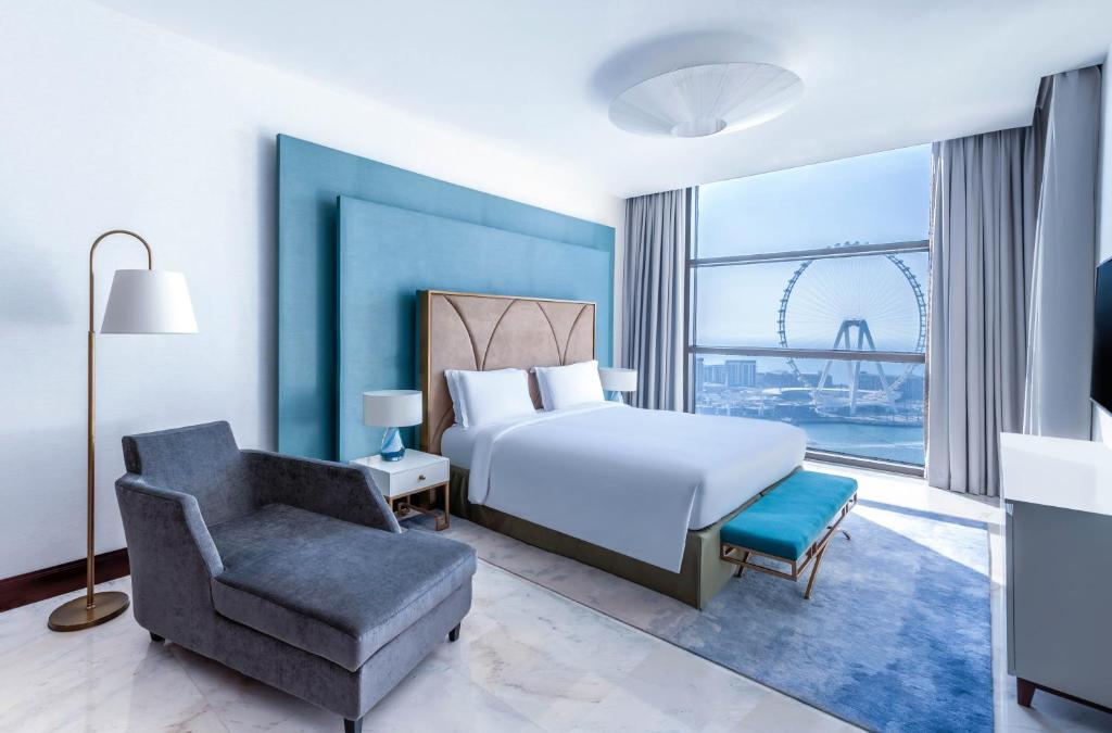 Opera King Suite with Balcony and Seaview - Club Access - Image 1