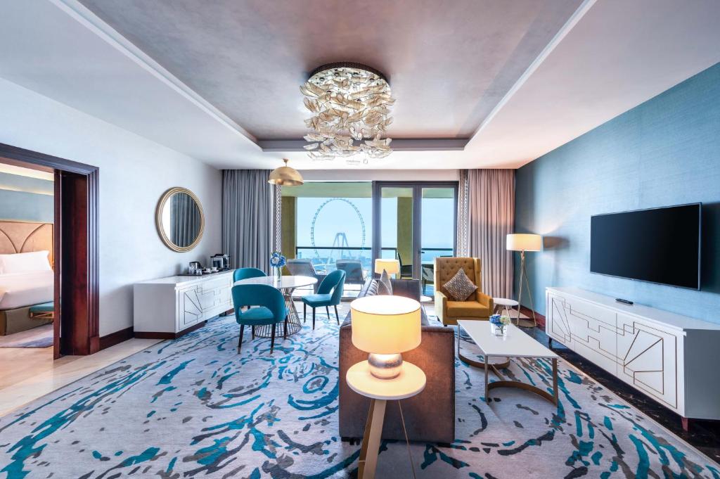 Opera King Suite with Balcony and Seaview - Club Access - Image 3
