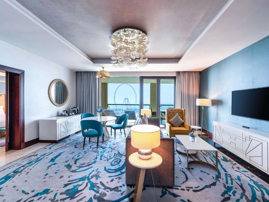Opera King Suite with Balcony and Seaview - Club Access - Image 5
