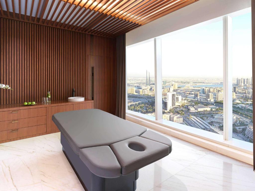 Imperial One Bedroom Suite with Club Millésime Access, Private Gym and Spa Room - Image 18