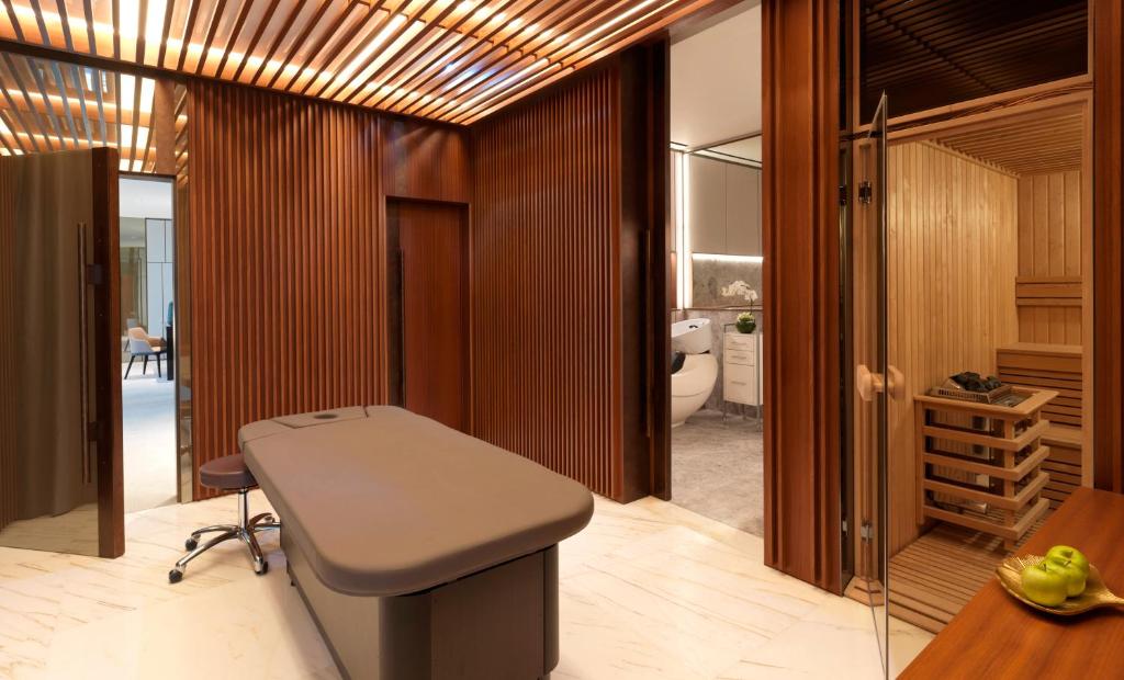 Imperial One Bedroom Suite with Club Millésime Access, Private Gym and Spa Room - Image 5