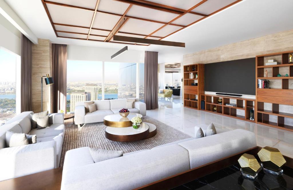 Imperial One Bedroom Suite with Club Millésime Access, Private Gym and Spa Room - Image 7