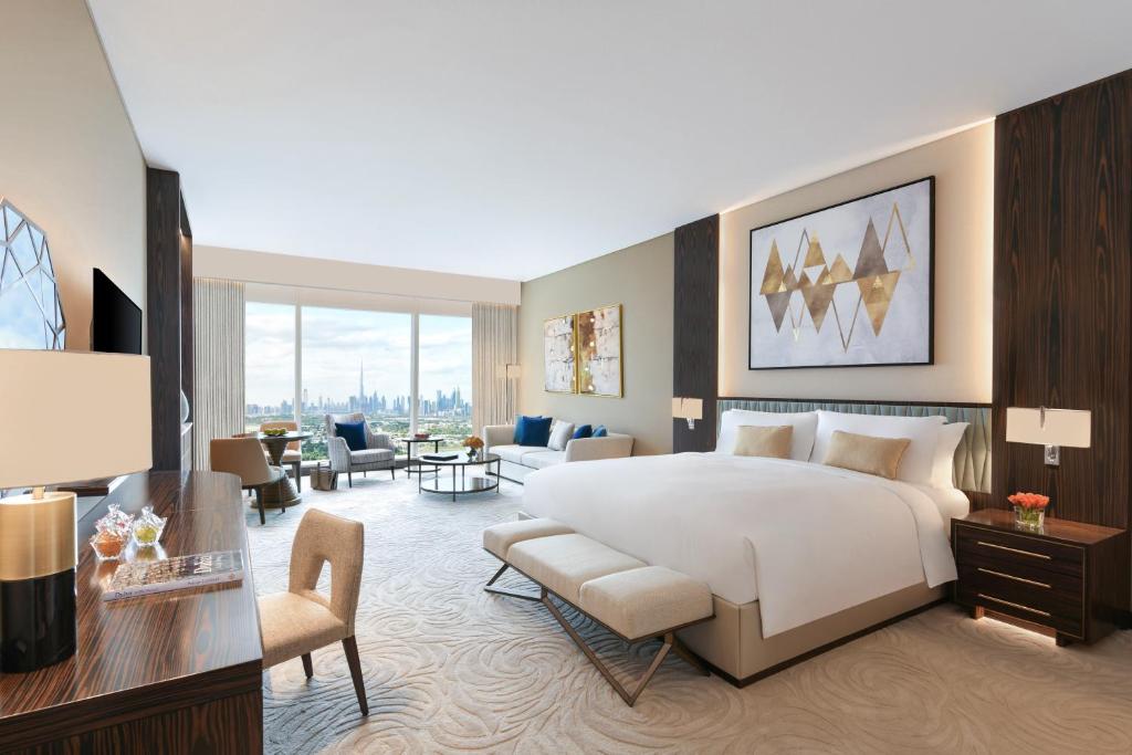 Luxury Club King Room with Club Millésime Access - Image 4