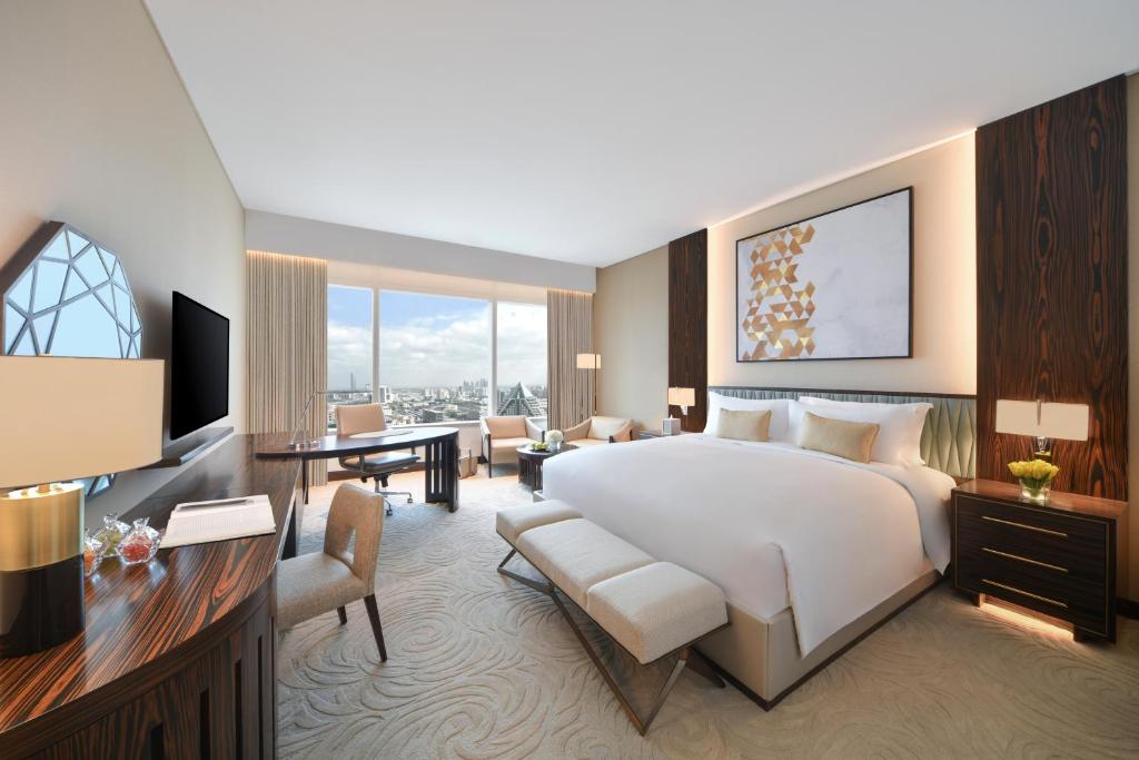 Luxury King Room - Image 4