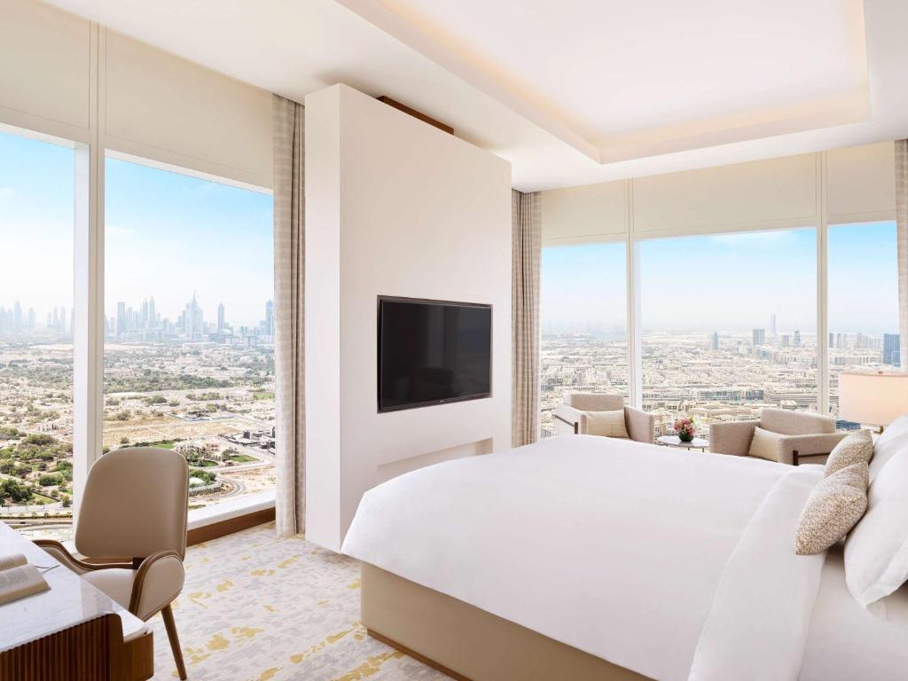 One-Bedroom King Suite with Club Millésime Access - Image 11