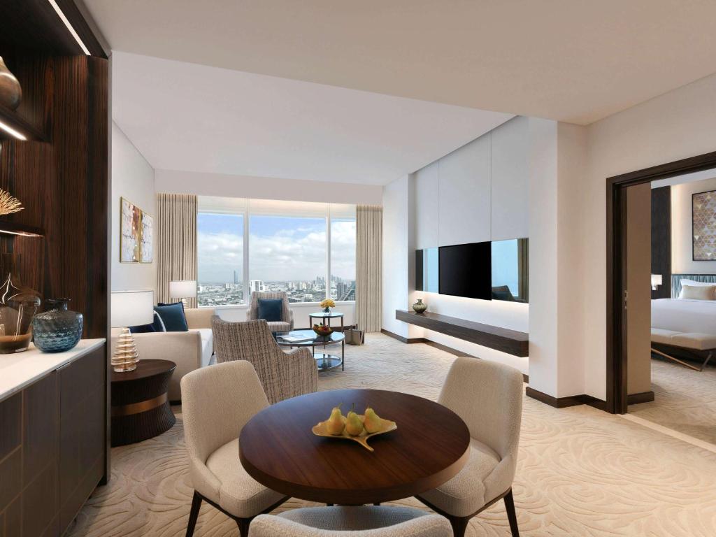 One-Bedroom King Suite with Club Millésime Access - Image 16