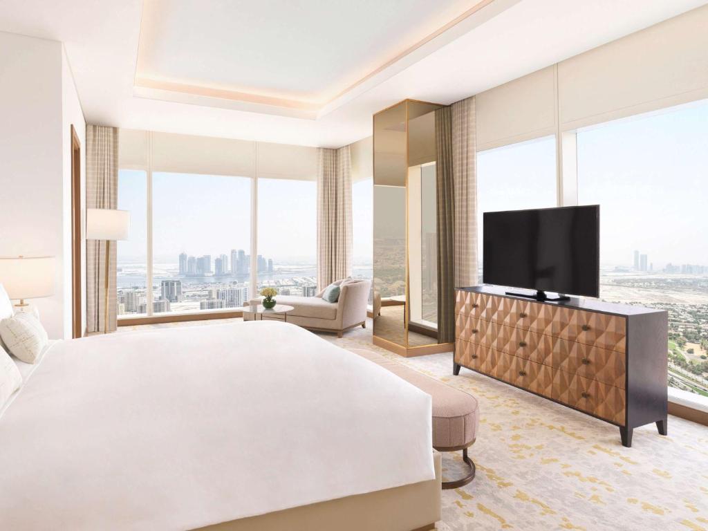 Opera Two Bedroom Suite with Club Millésime Access - Image 11