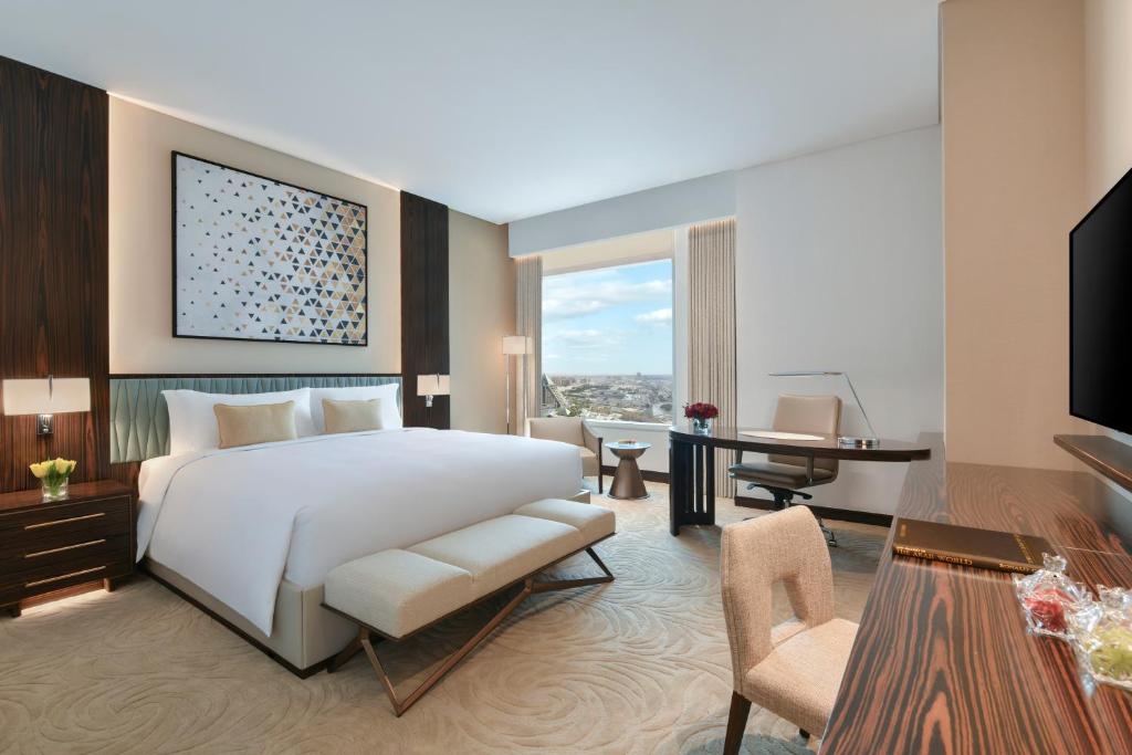 Panoramic King Suite with Club Millésime Access - Image 4