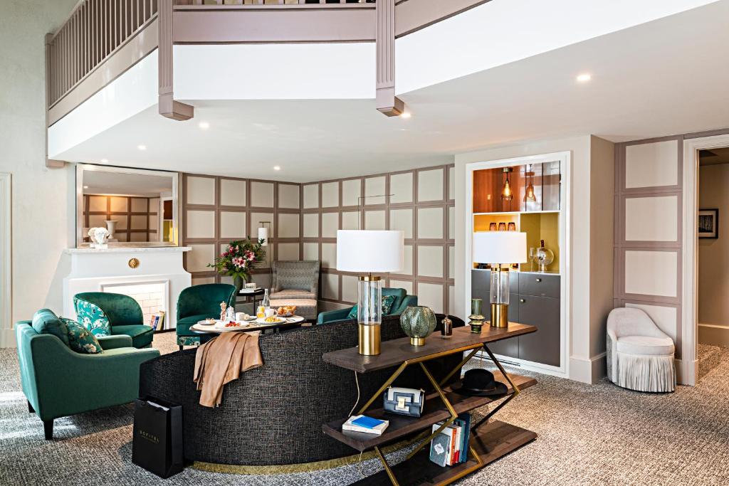 Opera Duplex King Suite with Living Room and Balcony - Image 11