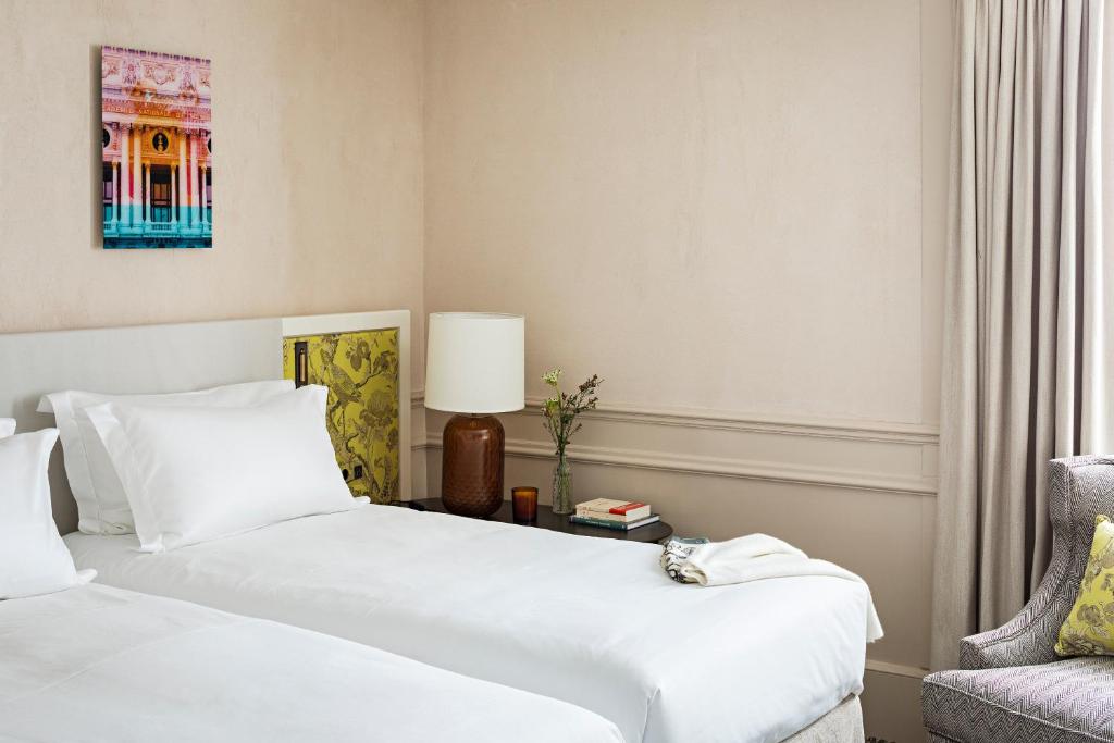 Two-Bedroom Opera Family Suite - Image 2