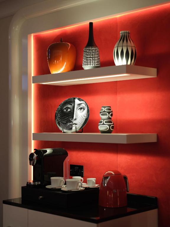 Luxury Twin Room - Image 3