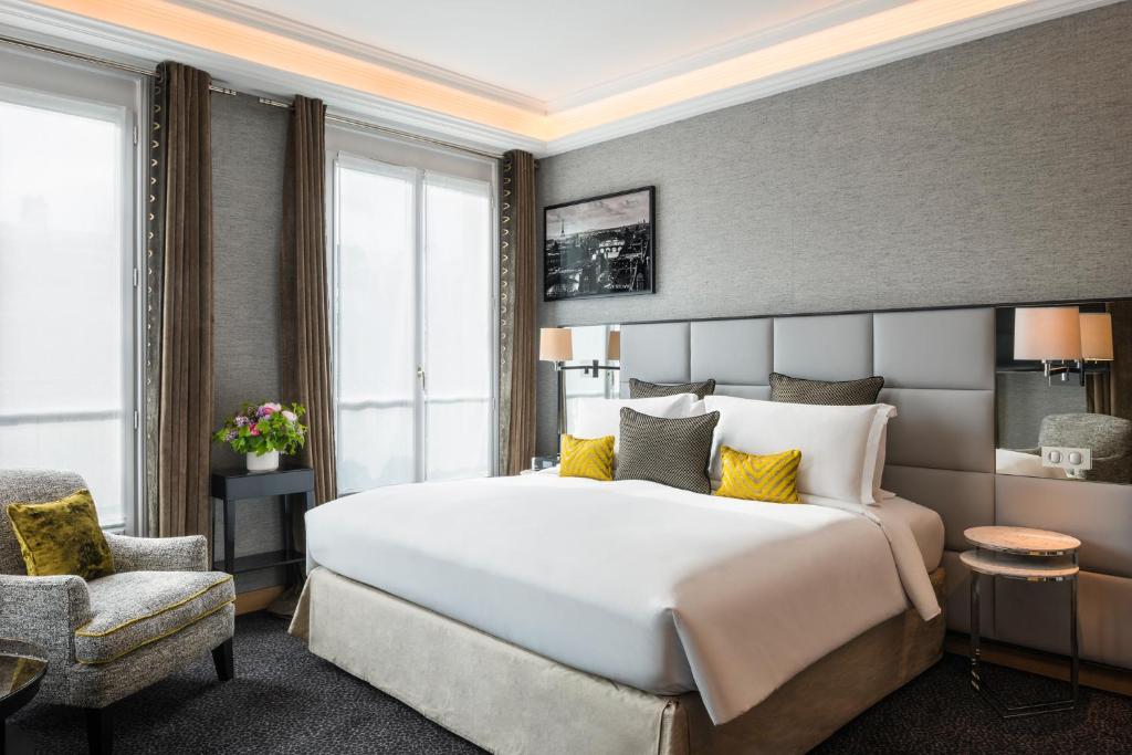 Deluxe King Suite - Image 1