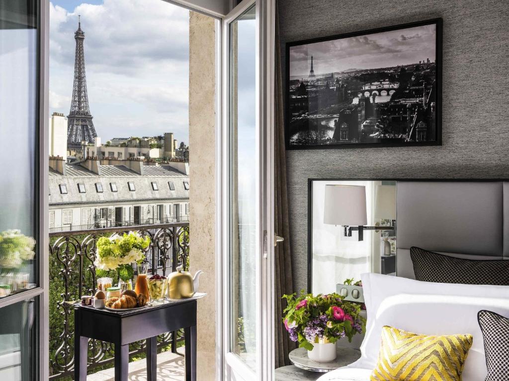 Deluxe King Suite - Image 7