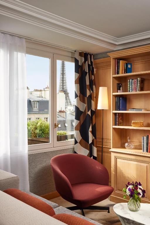 Eiffel Prestige Suite With Two King Size Beds and Separate Lounge - View - Image 5