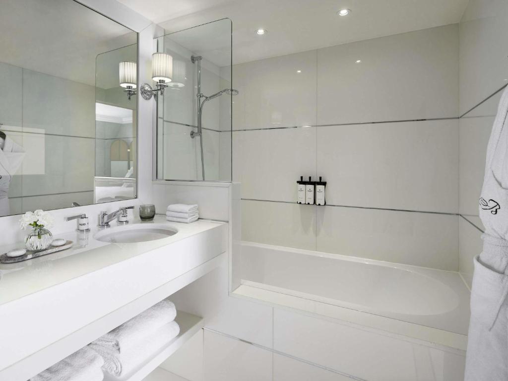 Executive King Suite - Image 9