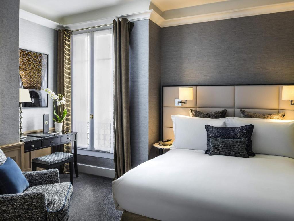Superior Room with 1 Queen Bed - Image 6