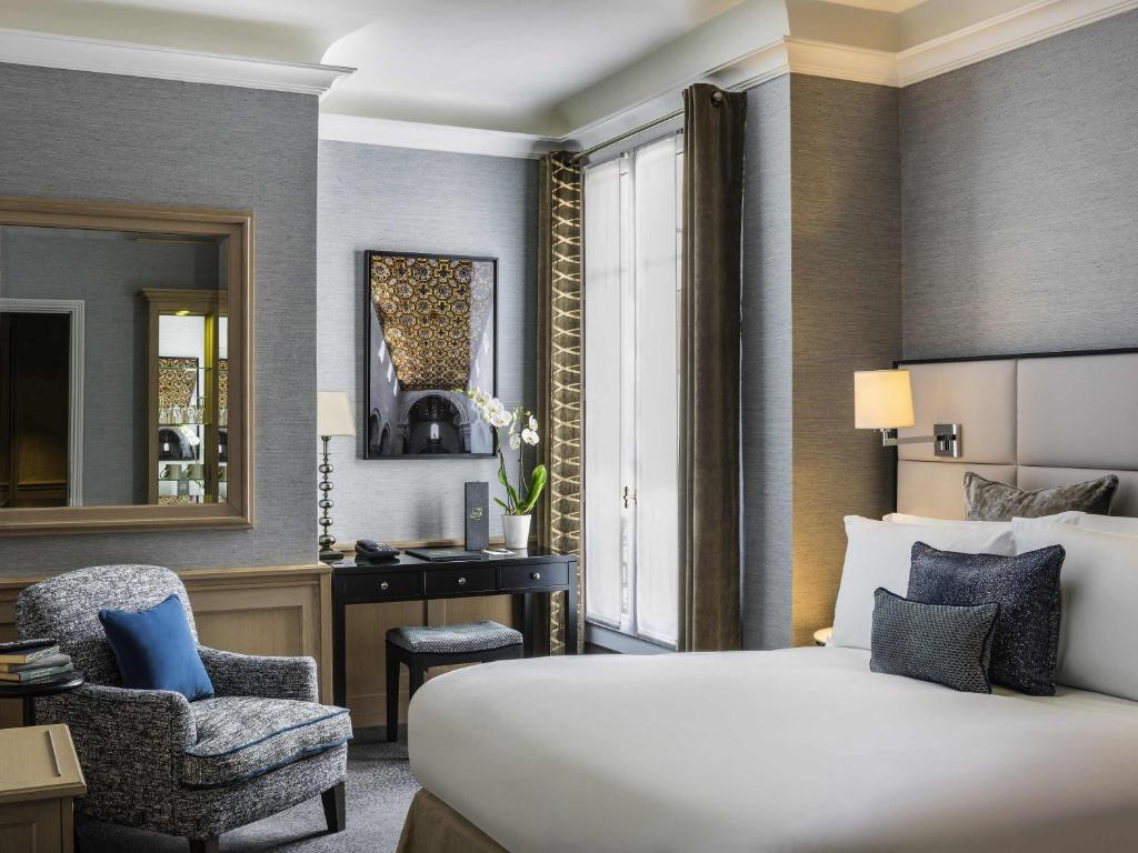 Superior Room with 1 Queen Bed - Image 8