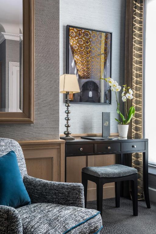 Superior Twin Room - Image 1