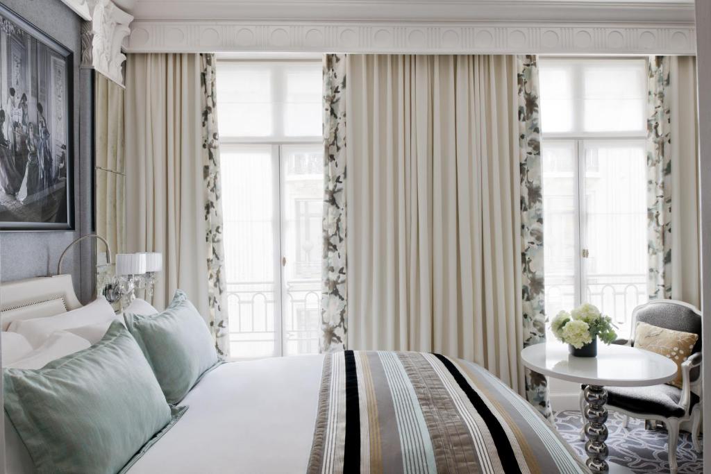 Luxury Room - 2 Twin Beds - Image 3