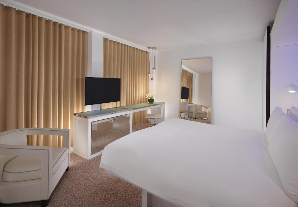 Deluxe king bed room - Image 3