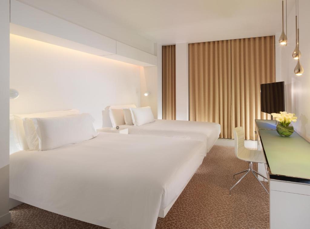 Superior Double Room - Image 4