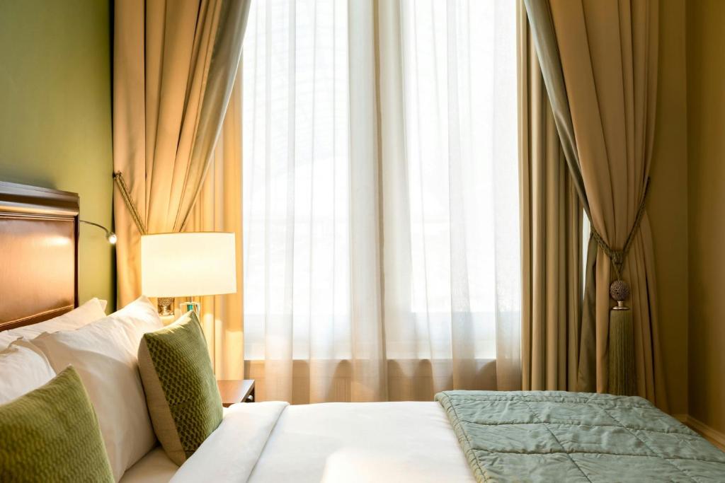 Chambers Junior Suite with One King Bed - Image 4