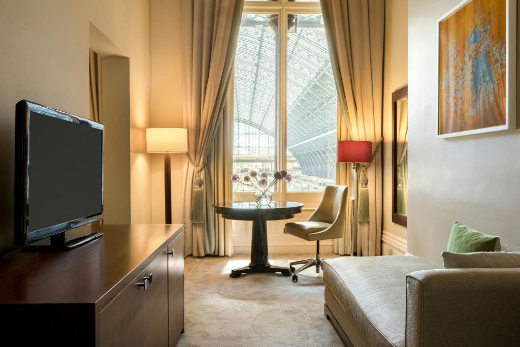Chambers Junior Suite with One King Bed - Image 1