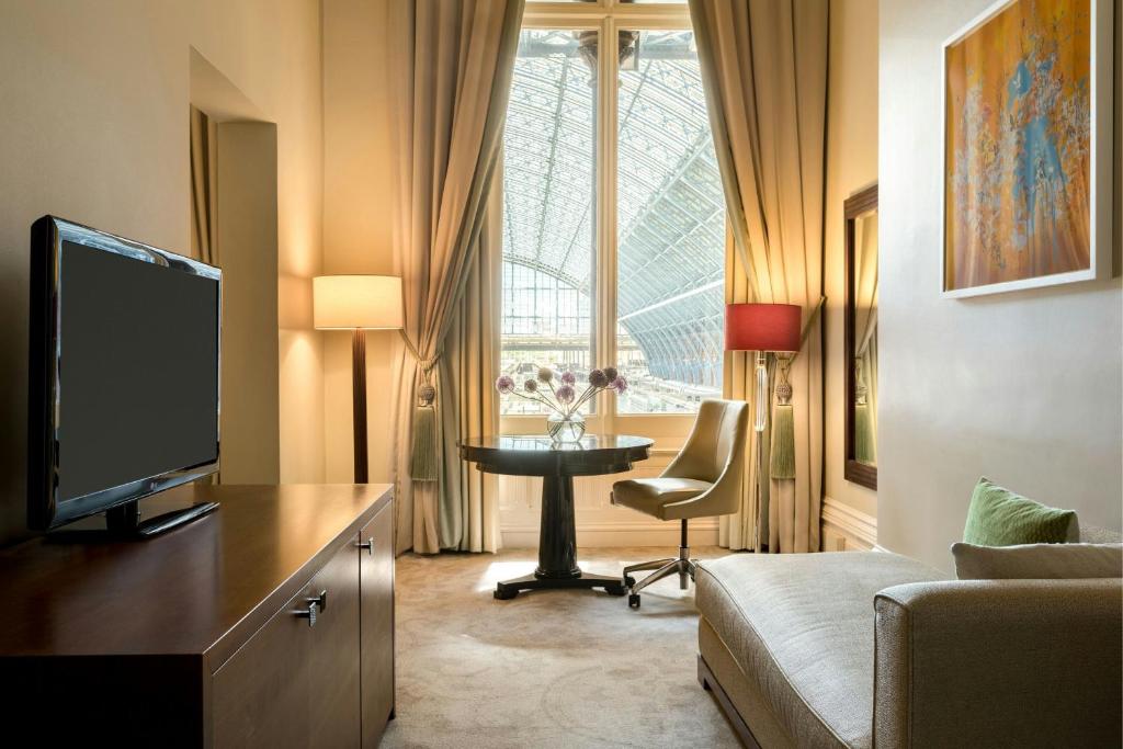 Chambers Junior Suite with One King Bed - Image 7