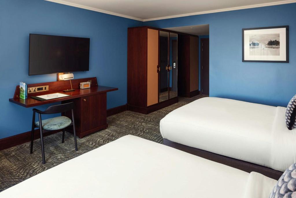 Superior Family Bedroom with Two Queen Beds at Barlow House - Image 3