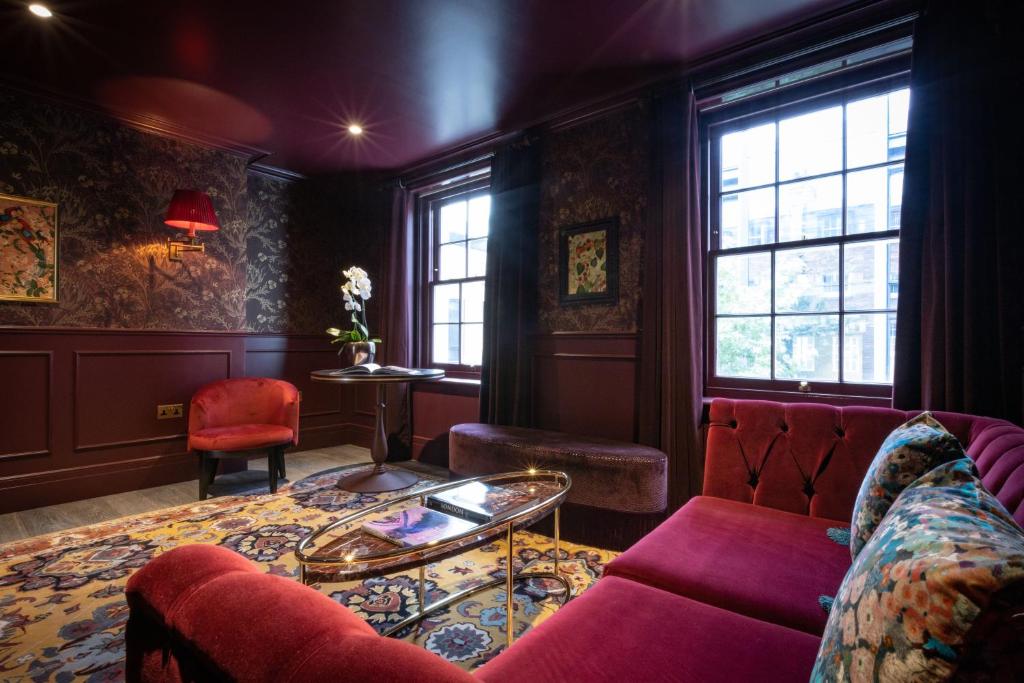 Suite - Image 1