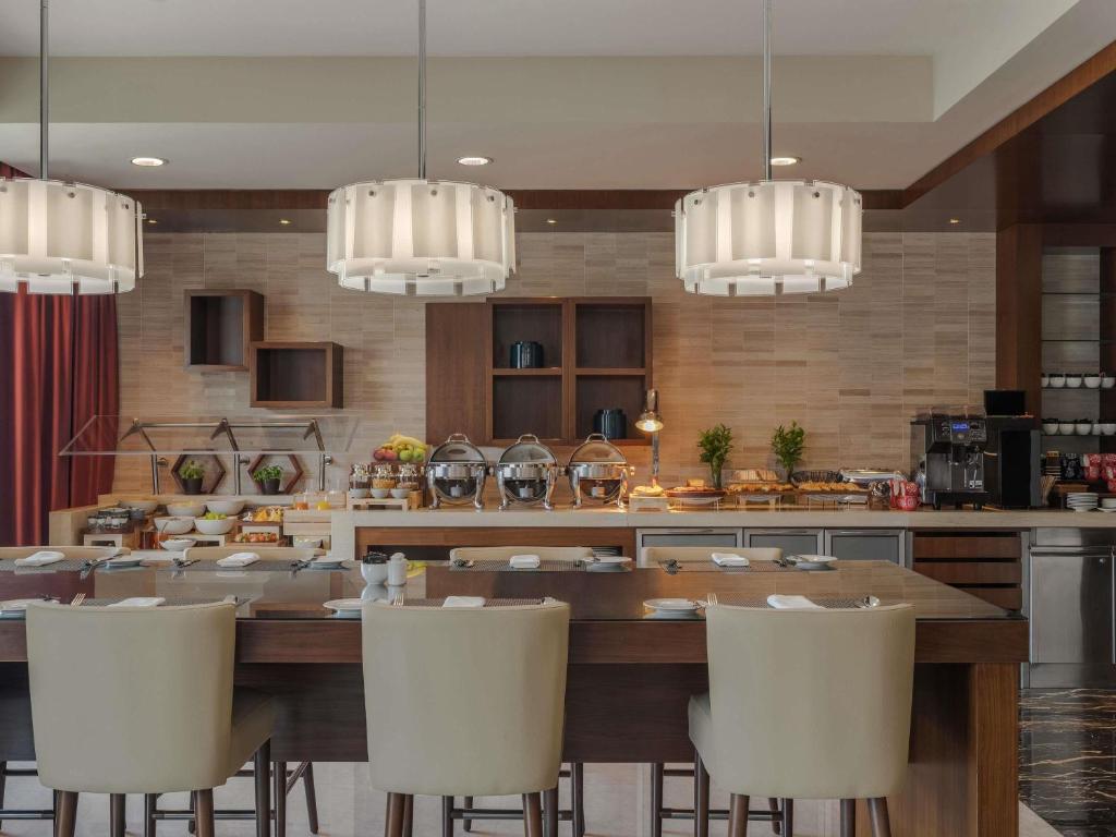 Executive King Room - Image 15