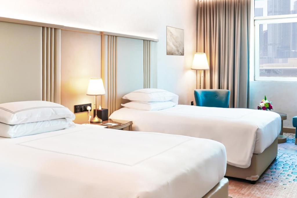 Deluxe Twin Room - Image 4