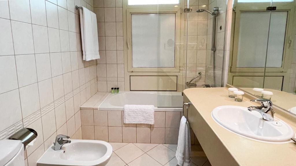 One-Bedroom Apartment - Image 5