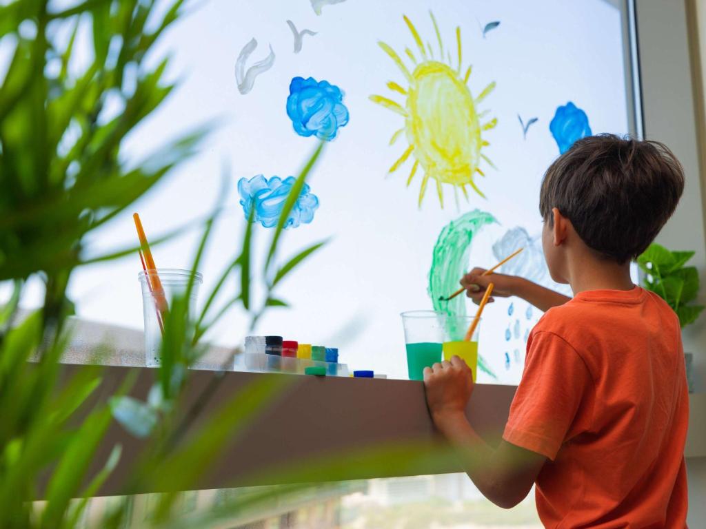 One-Bedroom Premium Apartment with Burj Khalifa and Creek View - Image 7