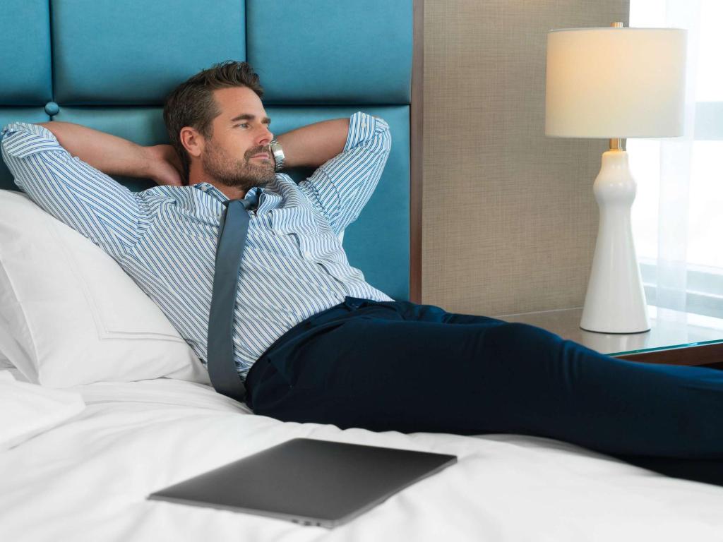 One-Bedroom Premium Apartment with Burj Khalifa and Creek View - Image 8