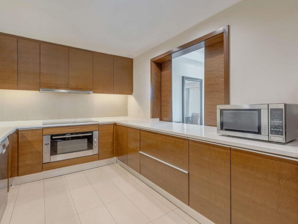 Three-Bedroom Premium Apartment - Image 15