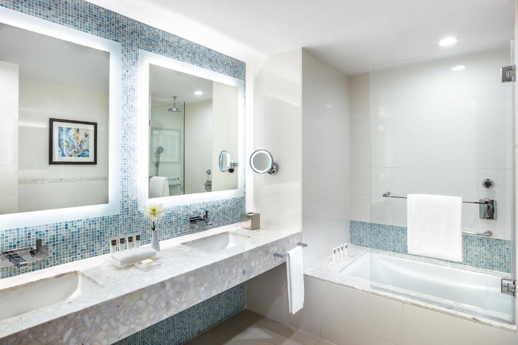 Three-Bedroom Premium Apartment - Image 2