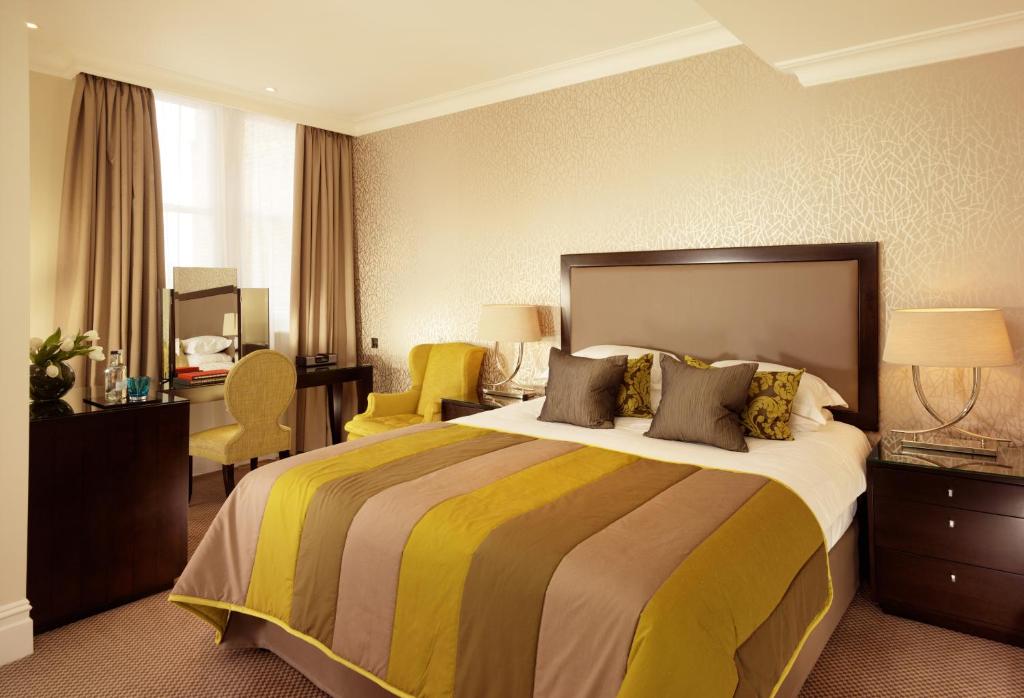 Falconers One-Bedroom Suite - Image 2