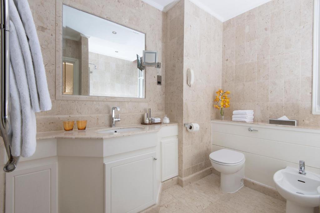 Falconers One-Bedroom Suite - Image 7